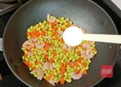 Shrimp Illustration of how to make fried edamame rice 12
