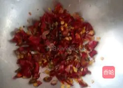 Shredded peppercorns Practice illustration 3