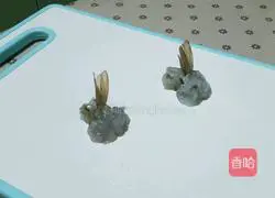 Illustration of how to make mashed potato and shrimp balls 5