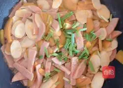 Illustration of how to make ham, fried yam and pumpkin 9