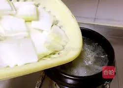 Illustration of how to make abalone and winter melon soup 6