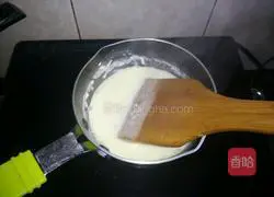 Illustration of how to make orchid cheese mousse jelly 3