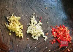 Illustration of how to make cold crucian carp (oil-free version) 8