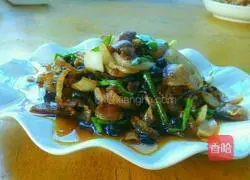 Illustration of the recipe of twice-cooked pork with flavored black bean sauce 13