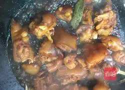 Braised pig trotters recipe 11