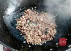 Illustration of how to make mushroom and beef pasta 4