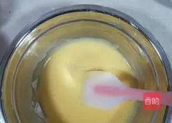 Illustration of how to make raisin cream cake roll 9