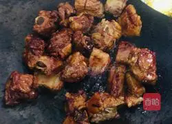 Illustration of how to make fried rice cakes with spareribs 9