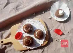Chocolate meringue puffs recipe 16