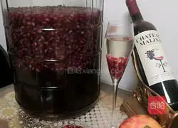 Illustration of how to make pomegranate fruit wine 9