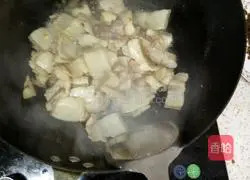 Illustration of the recipe of twice-cooked pork with pickles and garlic sprouts 5