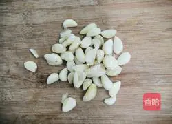 Illustration of how to make finger-sucking prawns with garlic and ginger 3