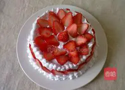 DIY Strawberry Cream Cake Recipe Illustration 7