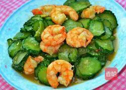 Illustration of how to make fried shrimps with cucumber 7