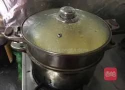 Illustration of how to make spring pancakes and rolls with vegetables 8