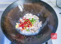 Illustration of how to make spicy river clam meat 5