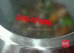 Illustration of how to make spicy ground three delicacies 17