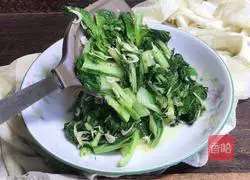 Illustration of how to make fried shrimps and cabbage 8