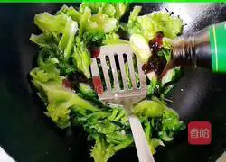 Illustration of how to make lettuce with minced garlic oyster sauce 6