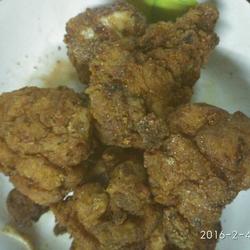 Crispy fried chicken wings