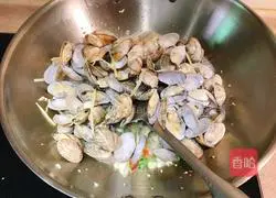 Illustration of how to make spicy fried clams 10