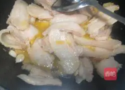 Illustration of how to make Sichuan-style twice-cooked pork 7