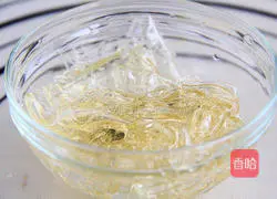 Illustration of how to make mango mousse cup 2