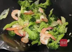 Broccoli Illustration of how to make fried shrimps 11