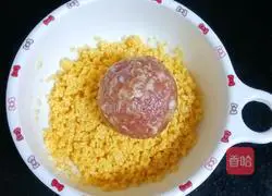 Illustration of how to make steamed meatballs with millet and quail eggs 6