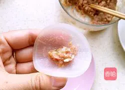 Illustration of how to make crystal radish rolls 6