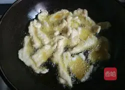 Illustration of how to make crispy pork in sour soup 4