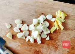 Illustration of how to make fried leeks with shrimps 4