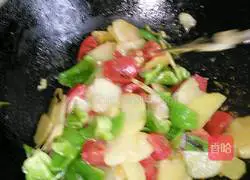 Illustration of how to make stir-fried ground and three delicacies 8