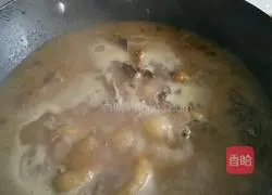 Illustration of Northeastern Chicken Stewed Mushroom Vermicelli 5