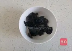 Illustration of how to make fried yam and shrimps 2