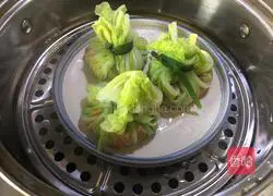 Illustration of how to make a fortune bag 10