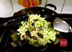 Illustration of how to make stir-fried cured cauliflower 9