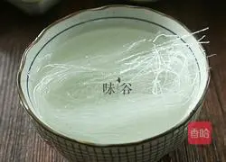 Illustration of how to make steamed scallops with vermicelli and garlic paste 4