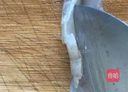 Illustration of how to make open-back shrimp with minced garlic 3