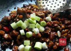 Illustration of how to make stir-fried spicy chicken 10