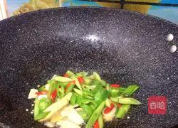 Illustration of how to make Sichuan style crayfish 6