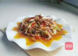 Illustration of how to make shredded beef with pickled pepper 9