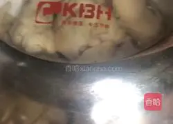 Illustration of how to make Hakka salted chicken 8