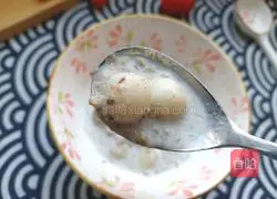 Illustration of making glutinous rice balls, milk and mung bean paste 10