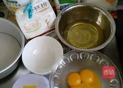 Illustration of how to make eight-inch cocoa chiffon cake 1