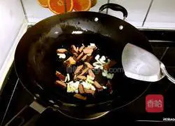 Illustration of how to make stir-fried cured cauliflower 5