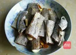 Illustration of how to make fried hairtail 3