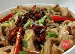 Illustration of home-style boiled pork slices 14