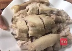 Illustration of how to make Hakka salted chicken 7