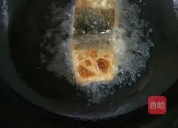 Illustration of how to make canned fish in tomato sauce 3